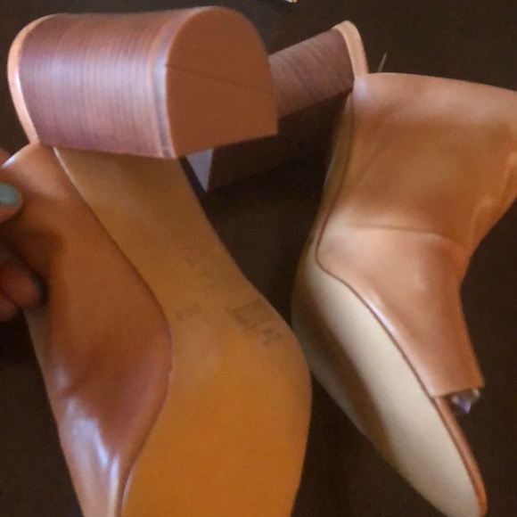 Shoes - Picture 2 of 8